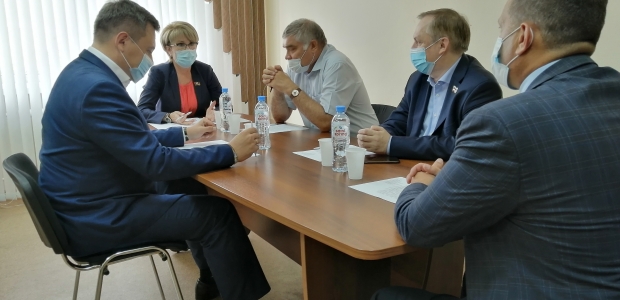 В ОПОО состоялась встреча с руководителями региональных отделений политических партий по вопросам атмосферного воздуха в Омске