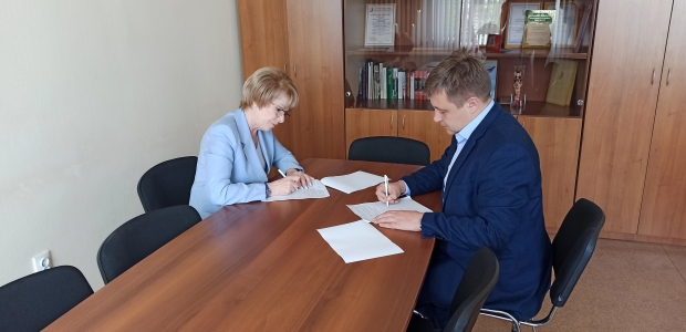 Общественной палатой Омской области подписано соглашение о сотрудничестве с политической партией "Справедливая Россия"