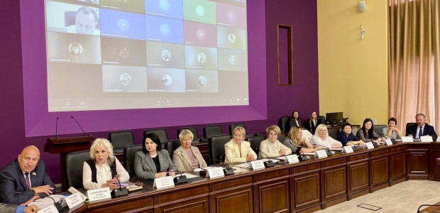 В Общественной палате Омской области прошел круглый стол о системе организации школьного питания в Омской области, Сибири и России